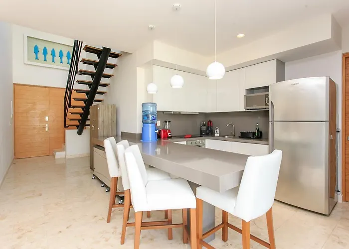 Apartment A-nah Apartments, Rooftop Pool, Walking Distance To 5th Avenue