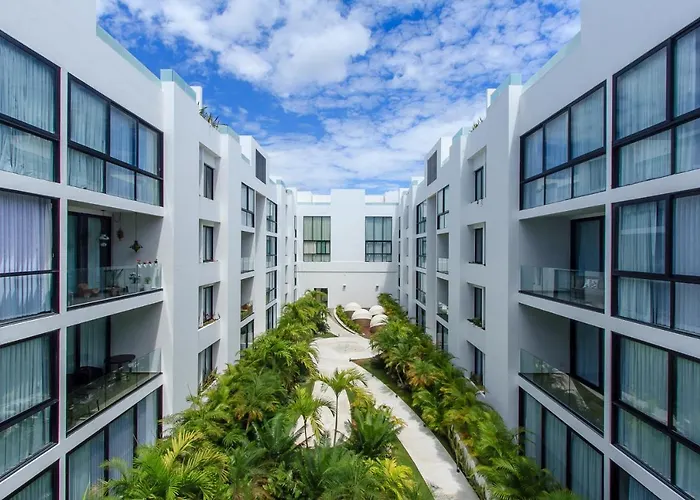 A-nah Apartments, Rooftop Pool, Walking Distance To 5th Avenue