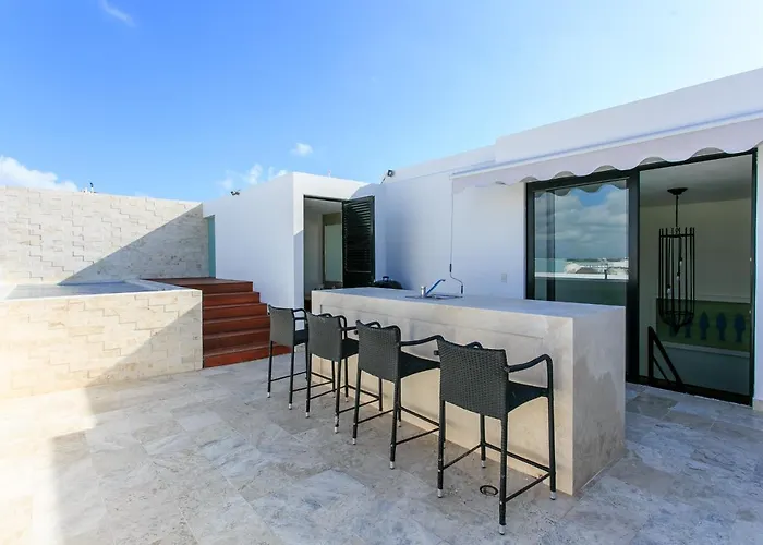 A-nah Apartments, Rooftop Pool, Walking Distance To 5th Avenue