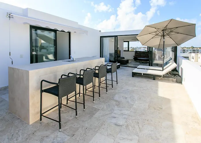 A-nah Apartments, Rooftop Pool, Walking Distance To 5th Avenue Apartment *