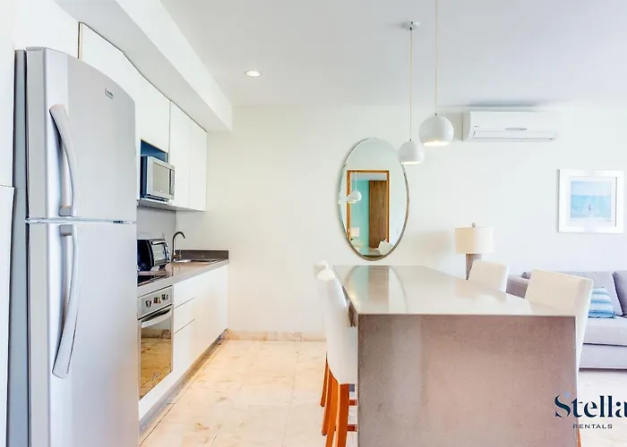 A-nah Apartments, Rooftop Pool, Walking Distance To 5th Avenue Apartment *