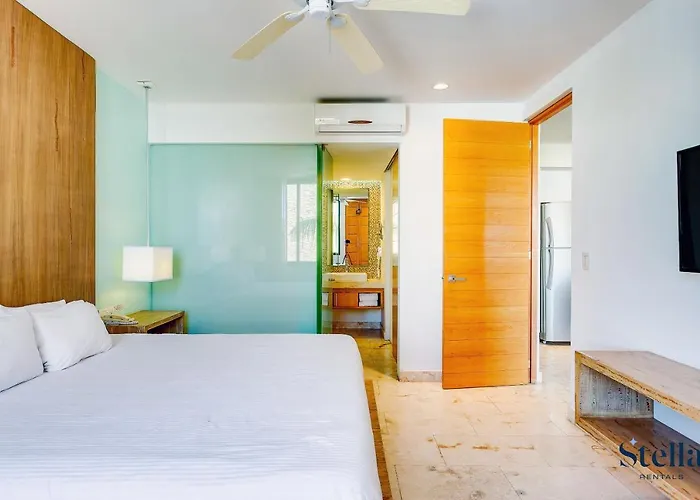 A-nah Apartments, Rooftop Pool, Walking Distance To 5th Avenue