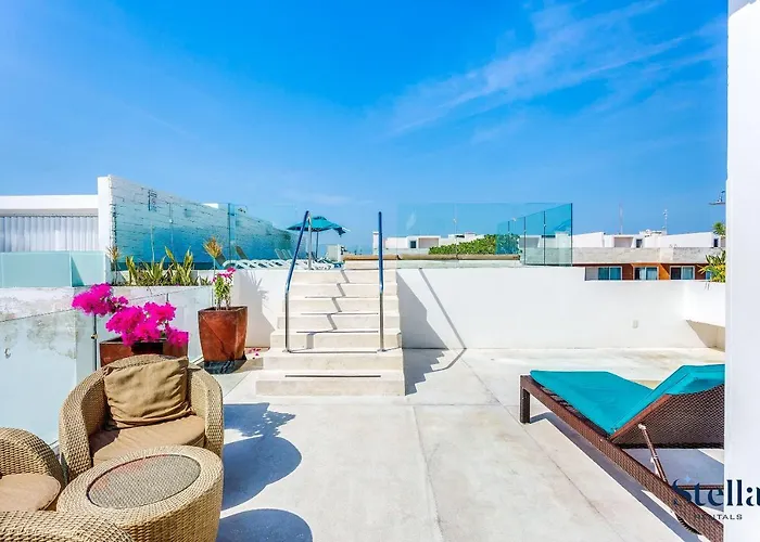 A-nah Apartments, Rooftop Pool, Walking Distance To 5th Avenue Apartment
